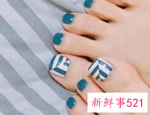 夏天涂什么脚指甲好看