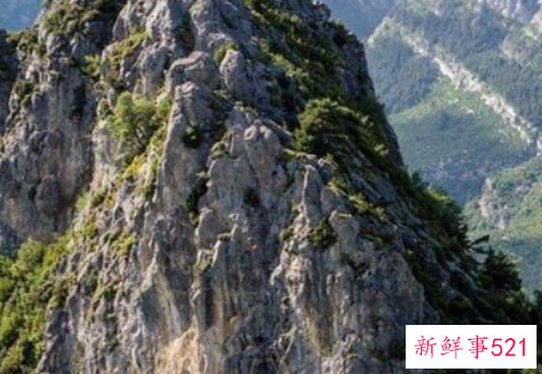 总是梦到一座非常高的山