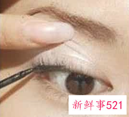 内眼线画法图解