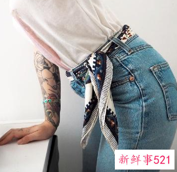 包包怎么系丝巾