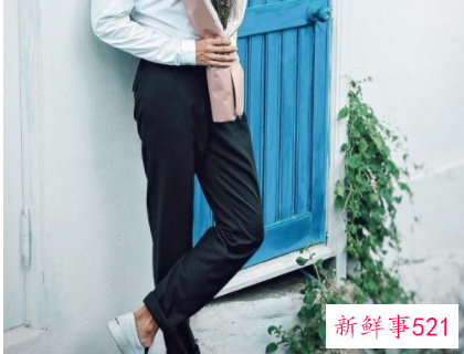 白色衬衫配什么裤子好看男