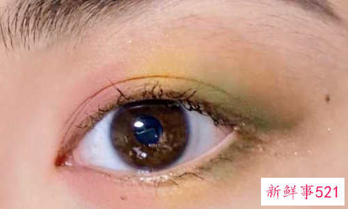 初学者淡妆眼影画法