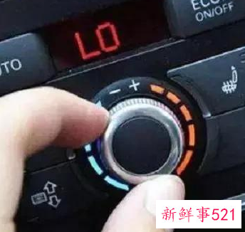 冬天怎样开暖风车窗不起雾