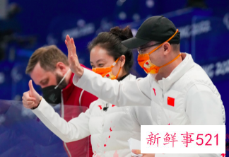 中国轮椅冰壶队八连胜顺利晋级四强