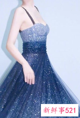 闪闪连衣裙搭配