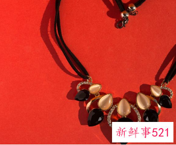 摩羯男戴什么吊坠