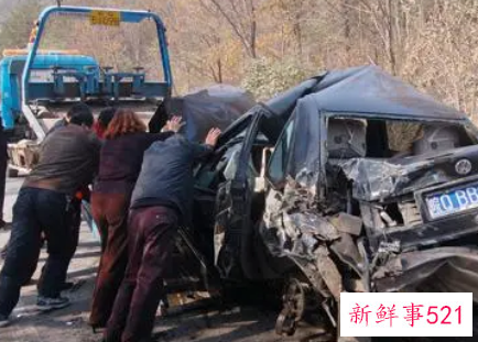 梦见车受损有什么征兆