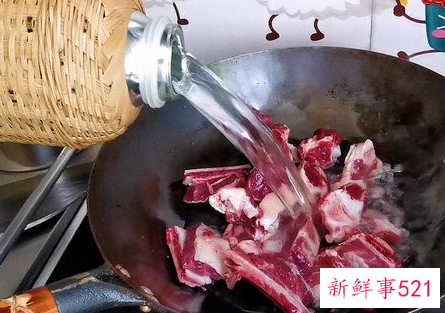 排骨田螺煲汤的做法