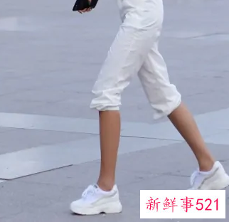 夏天穿什么鞋子不闷脚