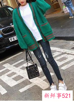 针织开衫配运动裤