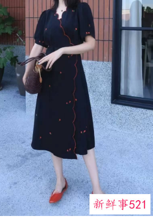 黑色连衣裙配什么鞋子好看