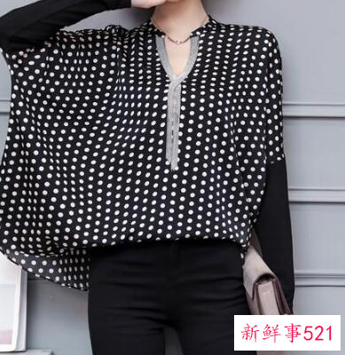 牛仔裤配什么上衣好看图片 女士