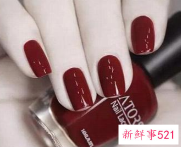 手黑美甲什么颜色好看