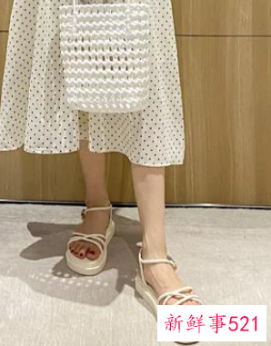 夏天穿什么凉鞋好