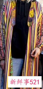 牛仔裤配什么上衣好看图片 女士