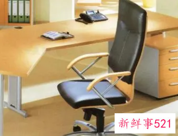 女性办公桌摆放风水正确图