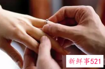 结婚交换戒指是钻戒还是对戒