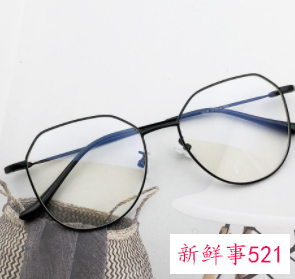 眼镜应该怎么戴才时尚