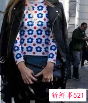 秋冬长款皮裙怎么搭配