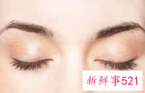 如何化妆遮眼袋