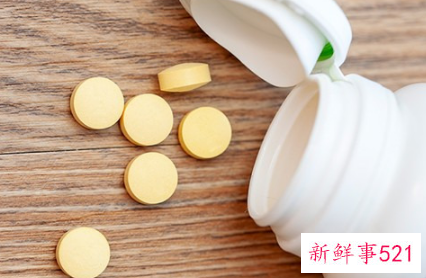 女性缺乏维生素b2的典型症状是什么