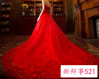 梦见自己结婚穿红色衣服是什么意思