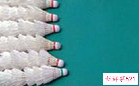 那些是打羽毛球的正确姿势