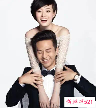 邓超晒生活日常，称女儿睡前要求打扑克