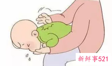 新生儿呛奶怎么办急救