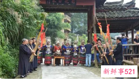 孟晚舟游张家界喝拦门酒详情