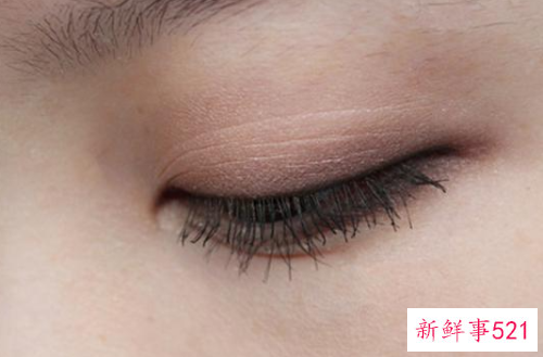 初学者淡妆眼影画法