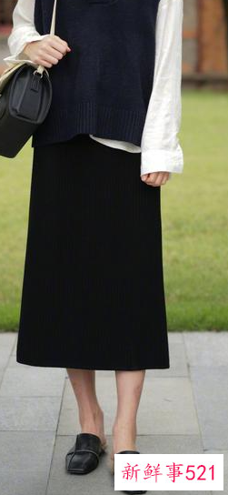 过膝长裙配什么外套