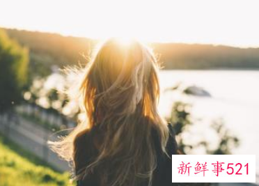 女人注重打扮代表什么