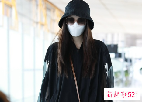 黑色大衣配什么帽子呢