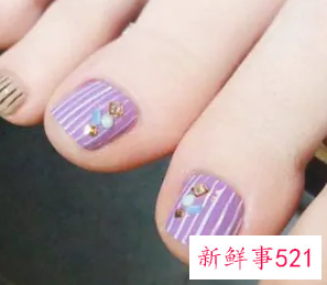 夏天涂什么脚指甲好看