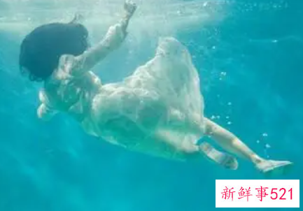梦见被困在海底