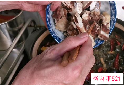 排骨田螺煲汤的做法