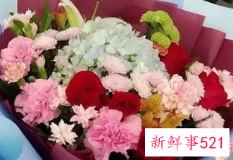 梦见有人帮我过生日送我花