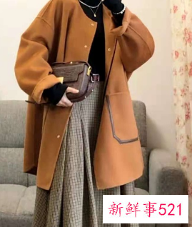 连衣裙怎样搭配外套