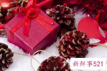 情商高的女人收到礼物