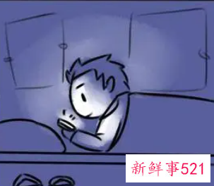 晚上关灯玩手机有哪些危害