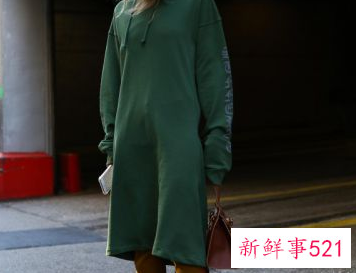 女生连帽卫衣外面穿什么外套好看