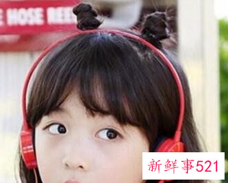 小女孩短发怎么扎好看