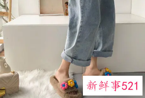 女生束脚牛仔裤配什么鞋