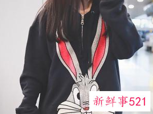 格子半身裙怎么搭配秋冬