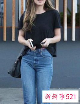 胸前有褶皱的衣服显胸大吗