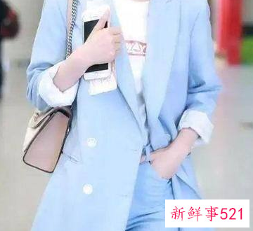 纯白t恤怎么搭配