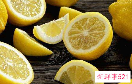 柠檬不能和什么东西一起吃