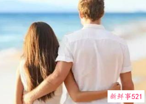 我把自己男人送到另一个女人身边