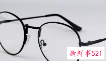 女生怎样戴眼镜好看